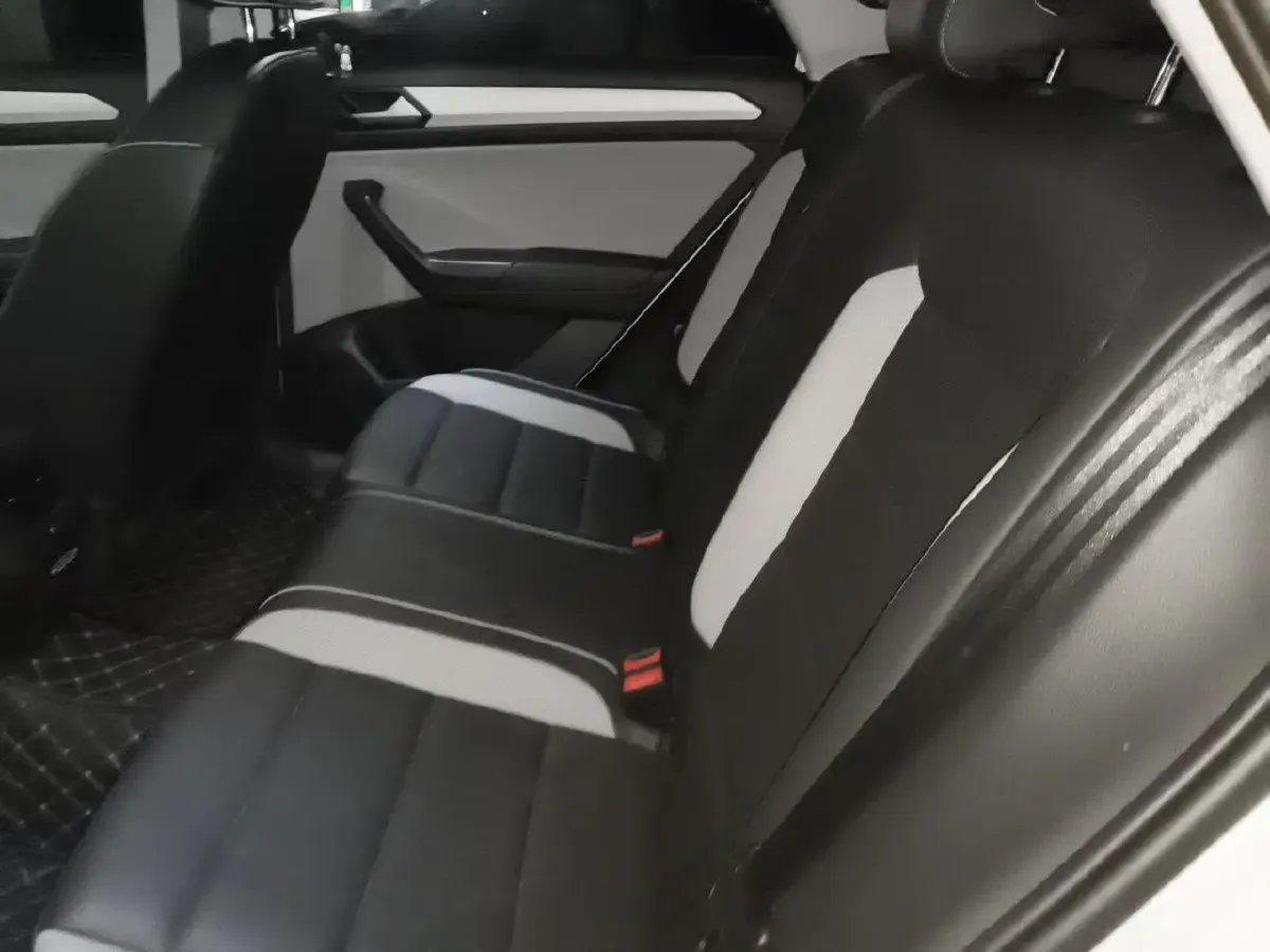 2023 Volkswagen T-Roc 1.4T 150HP L4 7DCT,autocango,china used car exporter,china ev exporter,chinese used car exporter,chinese used ev exporter