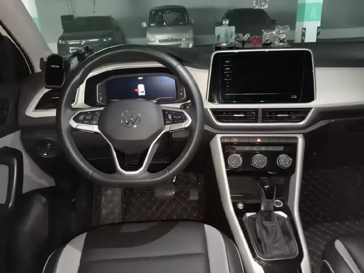 2023 Volkswagen T-Roc 1.4T 150HP L4 7DCT,autocango,china used car exporter,china ev exporter,chinese used car exporter,chinese used ev exporter