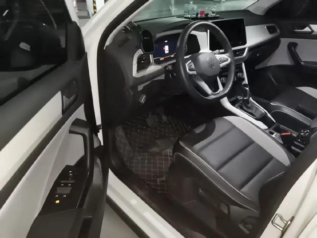 2023 Volkswagen T-Roc 1.4T 150HP L4 7DCT,autocango,china used car exporter,china ev exporter,chinese used car exporter,chinese used ev exporter