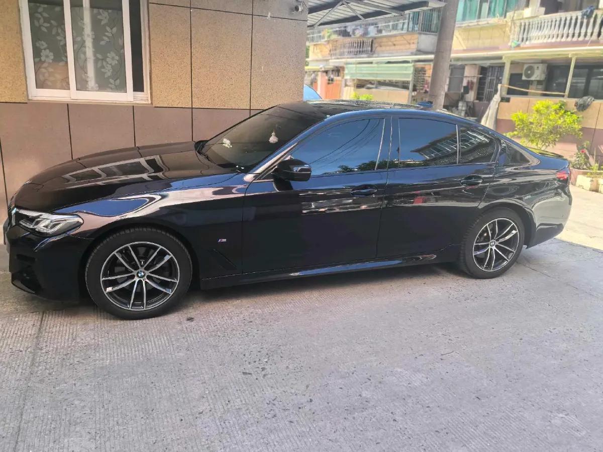 2022 BMW 5 Series 2.0T 184HP L4 8AT,autocango,china used car exporter,china ev exporter,chinese used car exporter,chinese used ev exporter