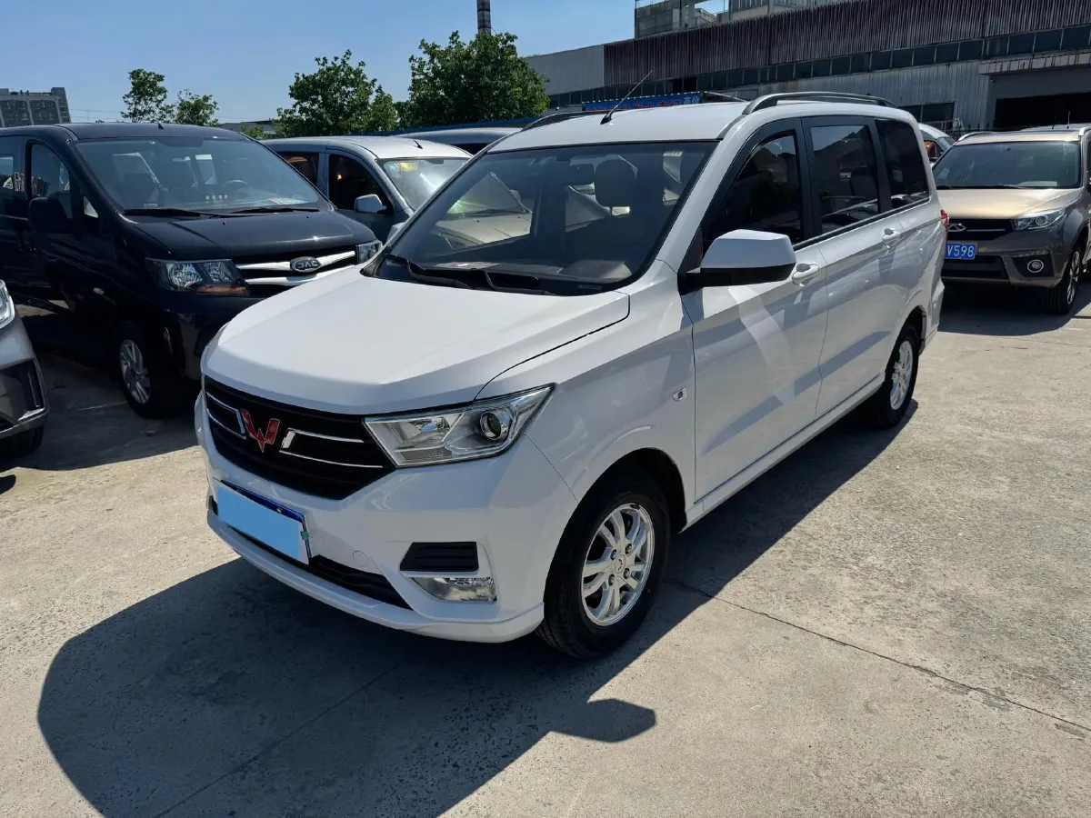 2019 WuLing HongGuang 1.5L 99HP L4 6MT,autocango,china used car exporter,china ev exporter,chinese used car exporter,chinese used ev exporter