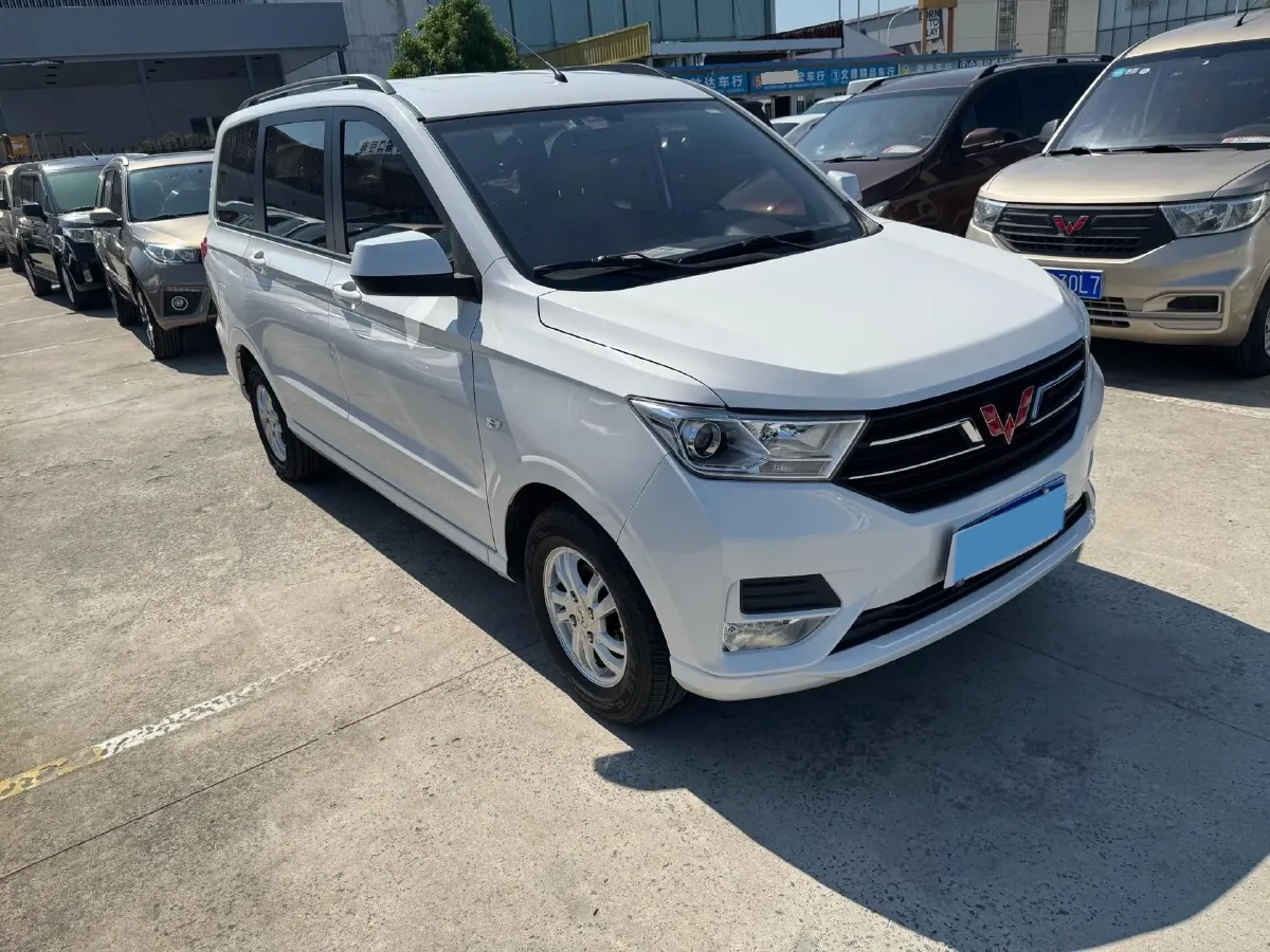 2019 WuLing HongGuang 1.5L 99HP L4 6MT,autocango,china used car exporter,china ev exporter,chinese used car exporter,chinese used ev exporter