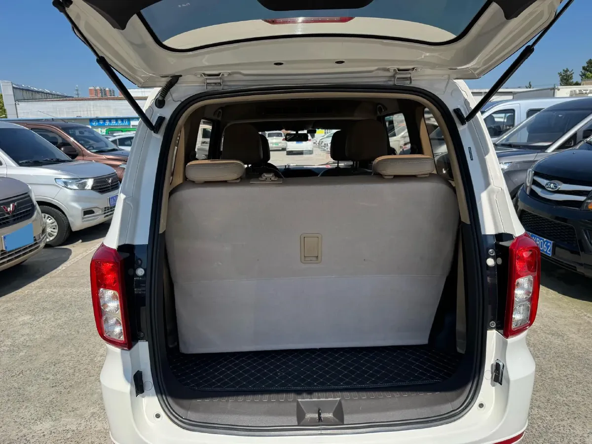 2019 WuLing HongGuang 1.5L 99HP L4 6MT,autocango,china used car exporter,china ev exporter,chinese used car exporter,chinese used ev exporter