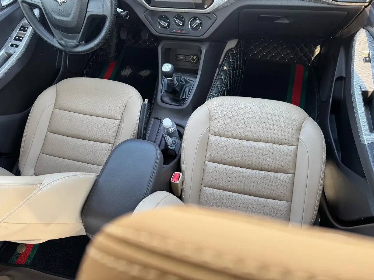 2019 WuLing HongGuang 1.5L 99HP L4 6MT,autocango,china used car exporter,china ev exporter,chinese used car exporter,chinese used ev exporter