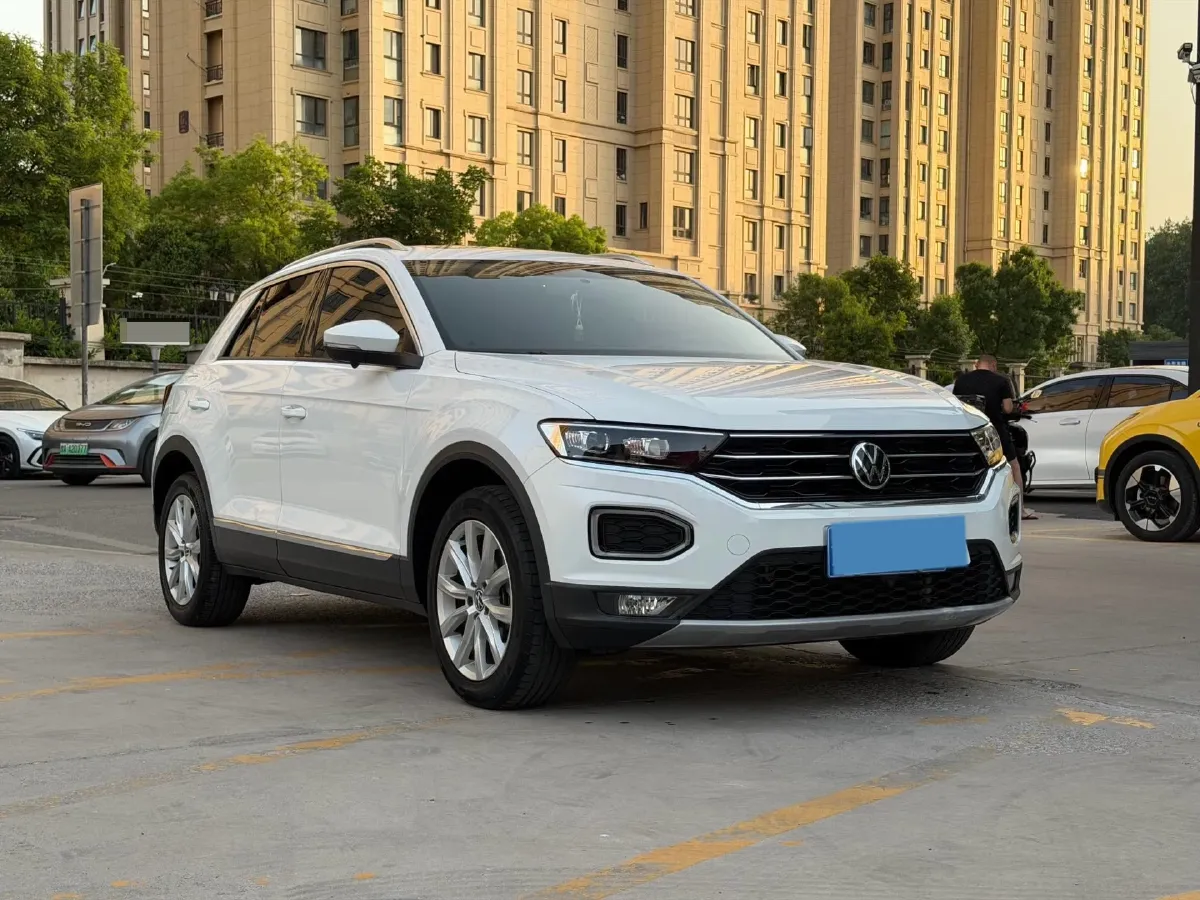 2021 Volkswagen T-Roc 1.4T 150HP L4 7DCT,autocango,china used car exporter,china ev exporter,chinese used car exporter,chinese used ev exporter