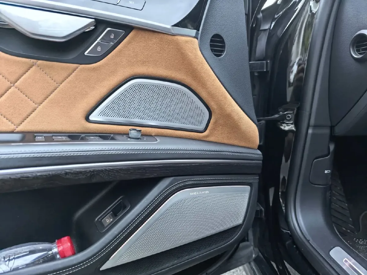 2022 Audi A8 3.0T 340HP V6 8AT,autocango,china used car exporter,china ev exporter,chinese used car exporter,chinese used ev exporter