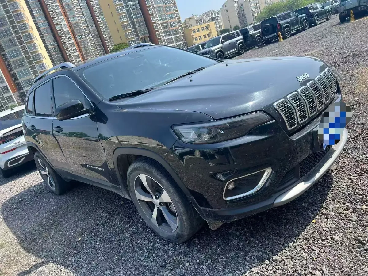 2020 Jeep Cherokee 2.0T 234HP L4 9AT,autocango,china used car exporter,china ev exporter,chinese used car exporter,chinese used ev exporter