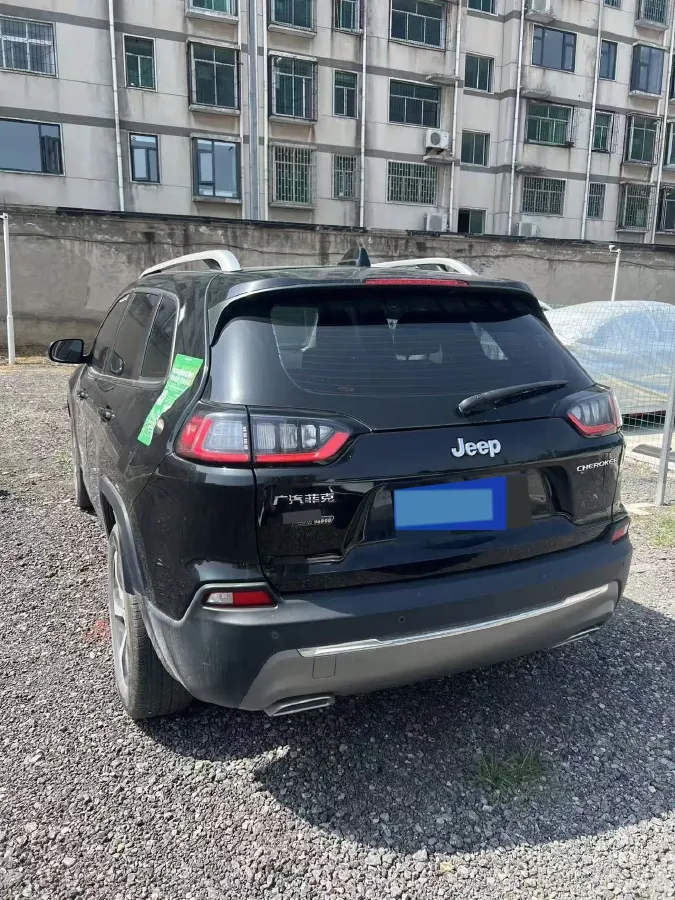 2020 Jeep Cherokee 2.0T 234HP L4 9AT,autocango,china used car exporter,china ev exporter,chinese used car exporter,chinese used ev exporter