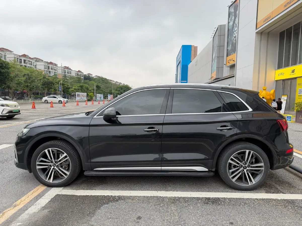 2022 Audi Q5L 2.0T 190HP L4 7DCT,autocango,china used car exporter,china ev exporter,chinese used car exporter,chinese used ev exporter