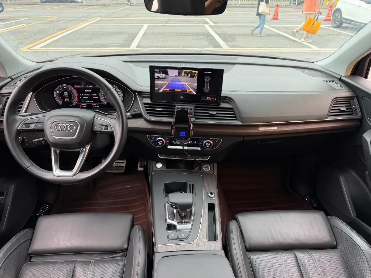 2022 Audi Q5L 2.0T 190HP L4 7DCT,autocango,china used car exporter,china ev exporter,chinese used car exporter,chinese used ev exporter