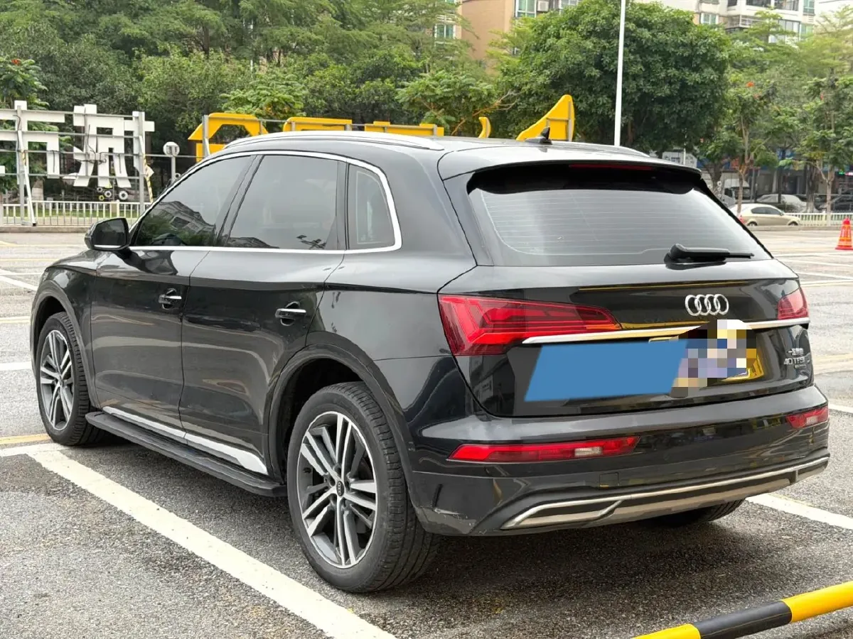2022 Audi Q5L 2.0T 190HP L4 7DCT,autocango,china used car exporter,china ev exporter,chinese used car exporter,chinese used ev exporter