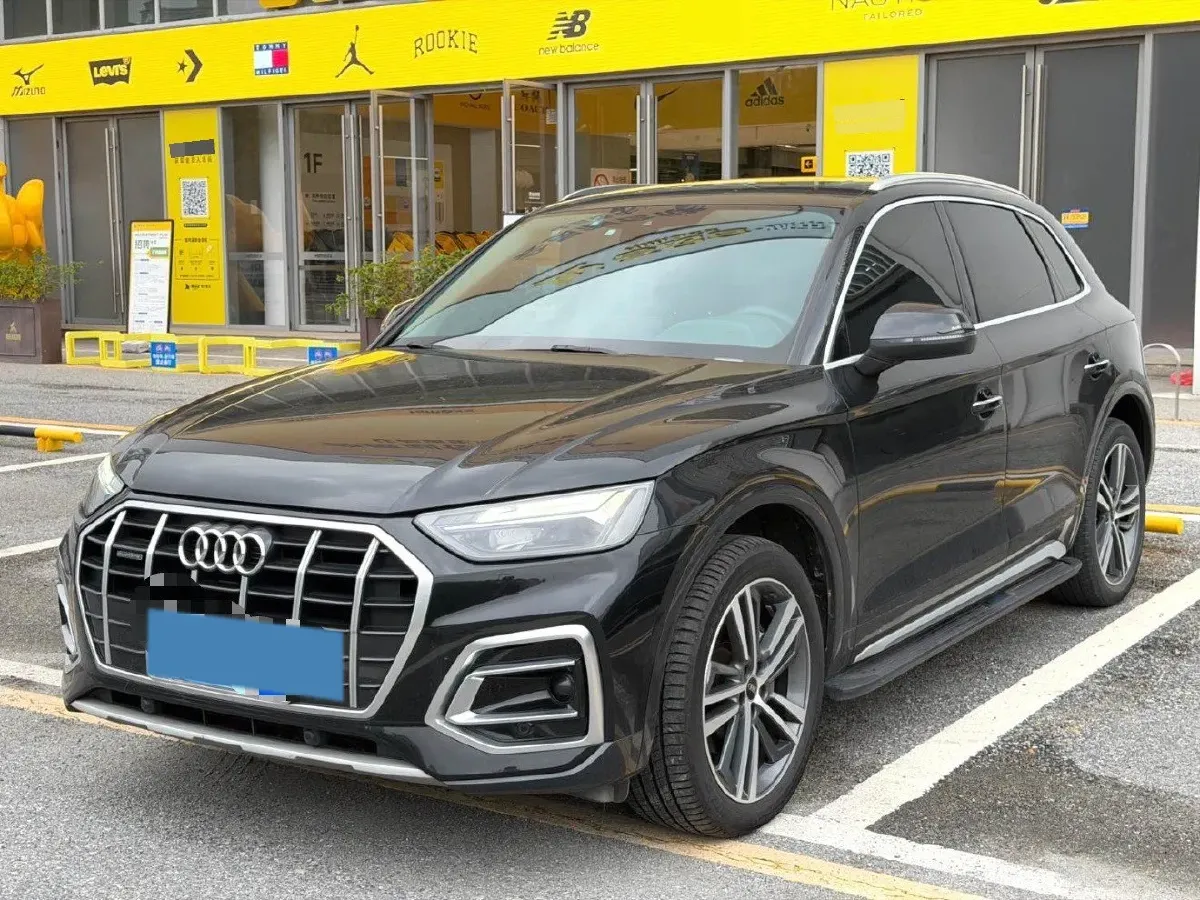 2022 Audi Q5L 2.0T 190HP L4 7DCT,autocango,china used car exporter,china ev exporter,chinese used car exporter,chinese used ev exporter
