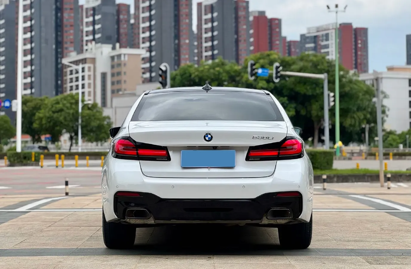 2022 BMW 5 Series 2.0T 252HP L4 8AT,autocango,china used car exporter,china ev exporter,chinese used car exporter,chinese used ev exporter