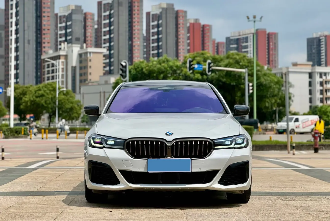 2022 BMW 5 Series 2.0T 252HP L4 8AT,autocango,china used car exporter,china ev exporter,chinese used car exporter,chinese used ev exporter