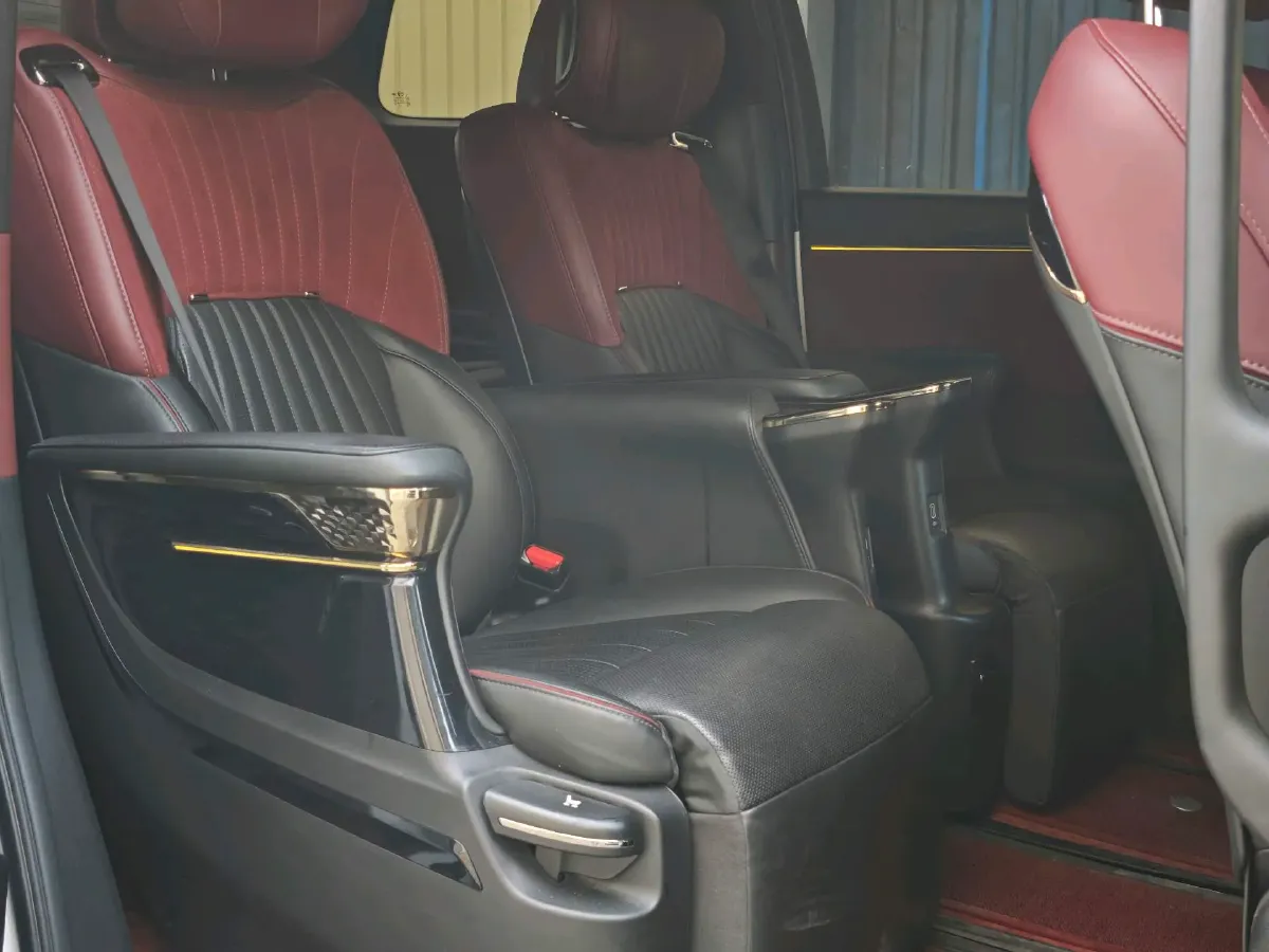 2023 GAC Trumpchi M8 2.0T 252HP L4 8AT,autocango,china used car exporter,china ev exporter,chinese used car exporter,chinese used ev exporter