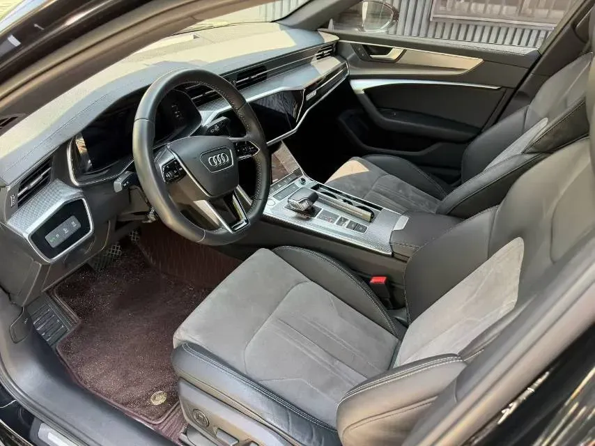 2019 Mercedes-Benz GLC Class 2.0T 245HP L4 9AT,autocango,china used car exporter,china ev exporter,chinese used car exporter,chinese used ev exporter