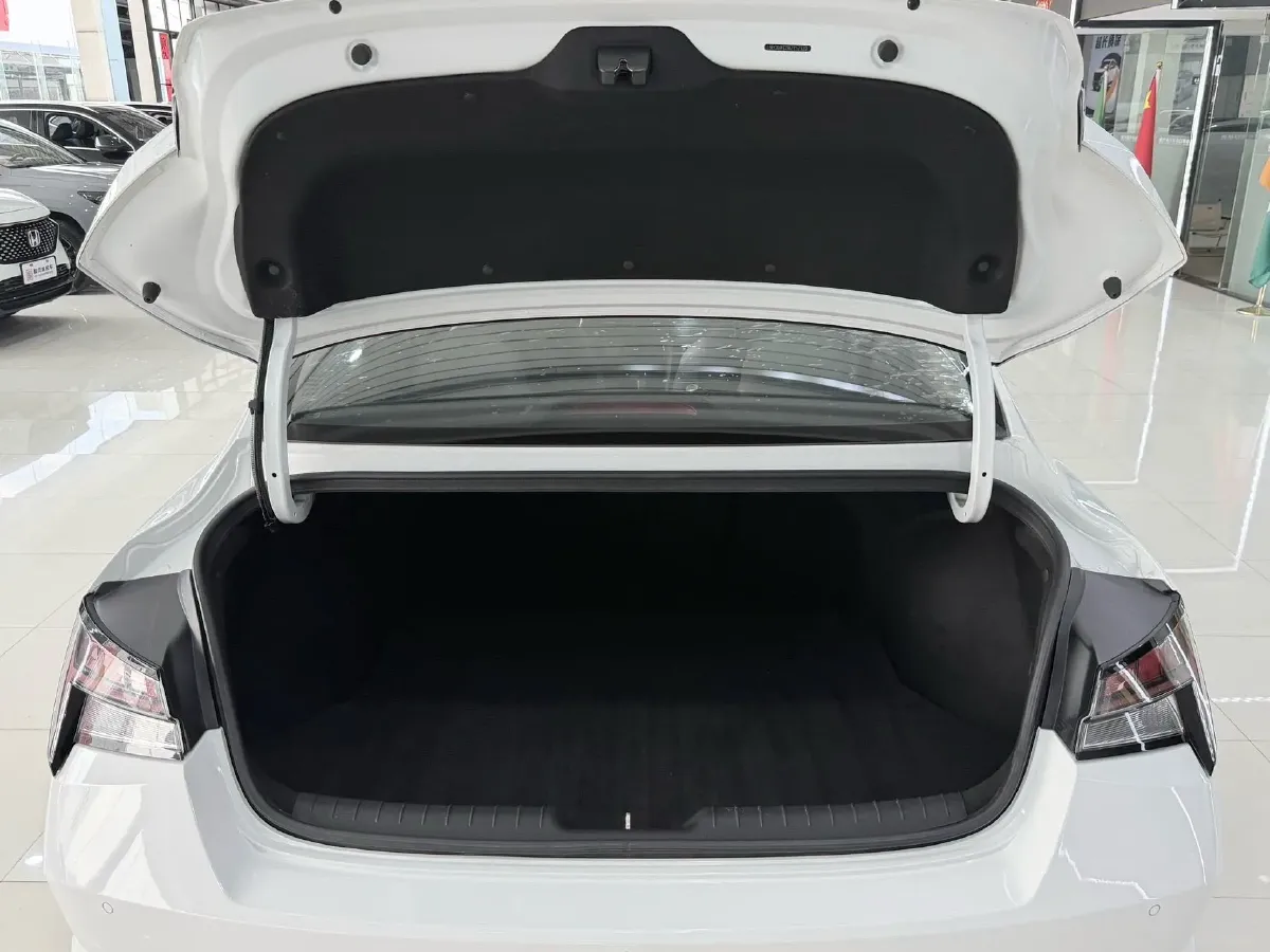 2022 Hyundai Elantra 1.5L 115HP L4 CVT,autocango,china used car exporter,china ev exporter,chinese used car exporter,chinese used ev exporter