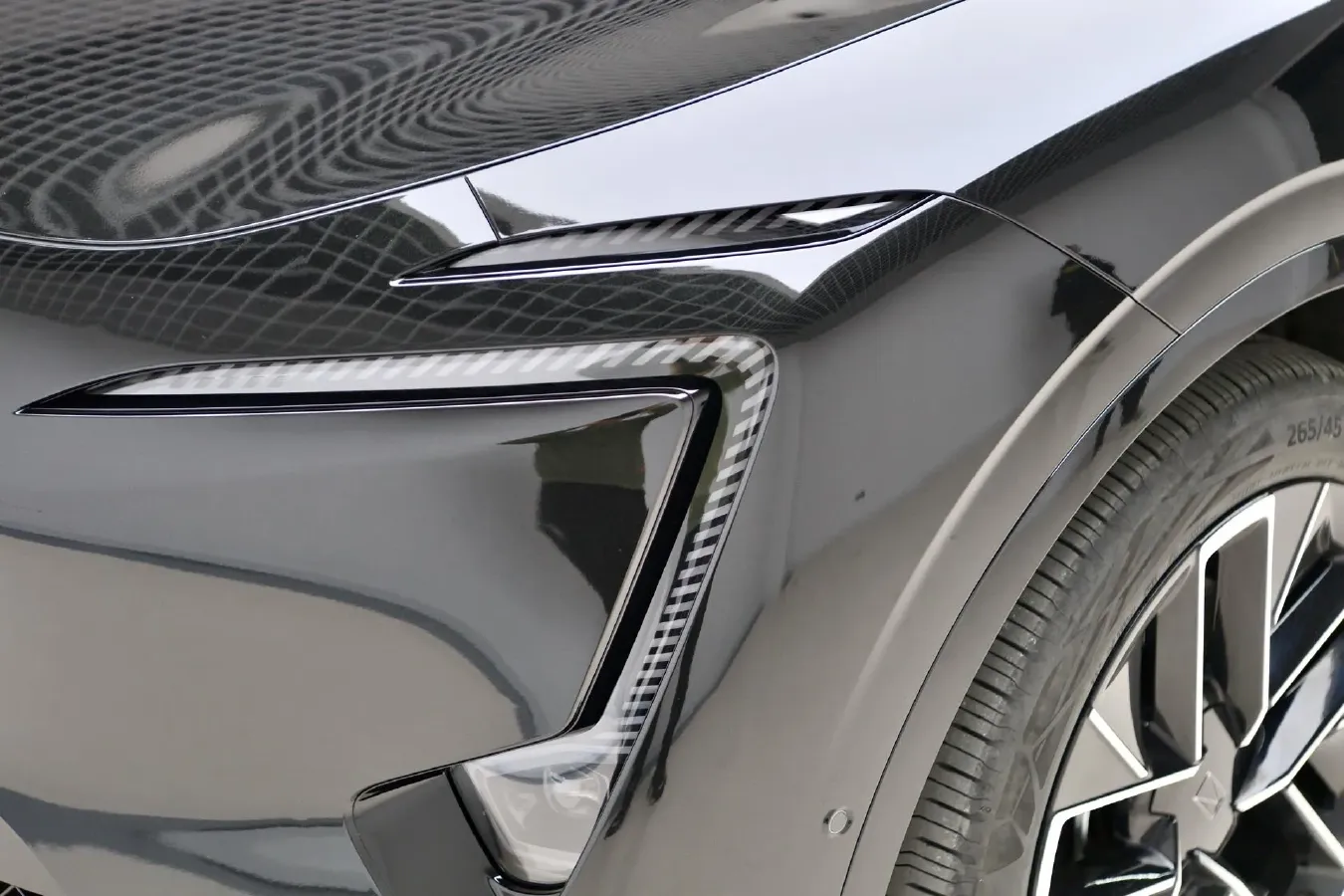 2025 Avatr 11 1.5T 156HP L4 REEV,autocango,china used car exporter,china ev exporter,chinese used car exporter,chinese used ev exporter