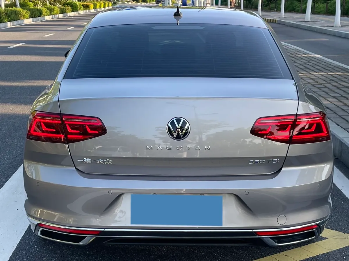 2021 Volkswagen Magotan 2.0T 186HP L4 7DCT,autocango,china used car exporter,china ev exporter,chinese used car exporter,chinese used ev exporter