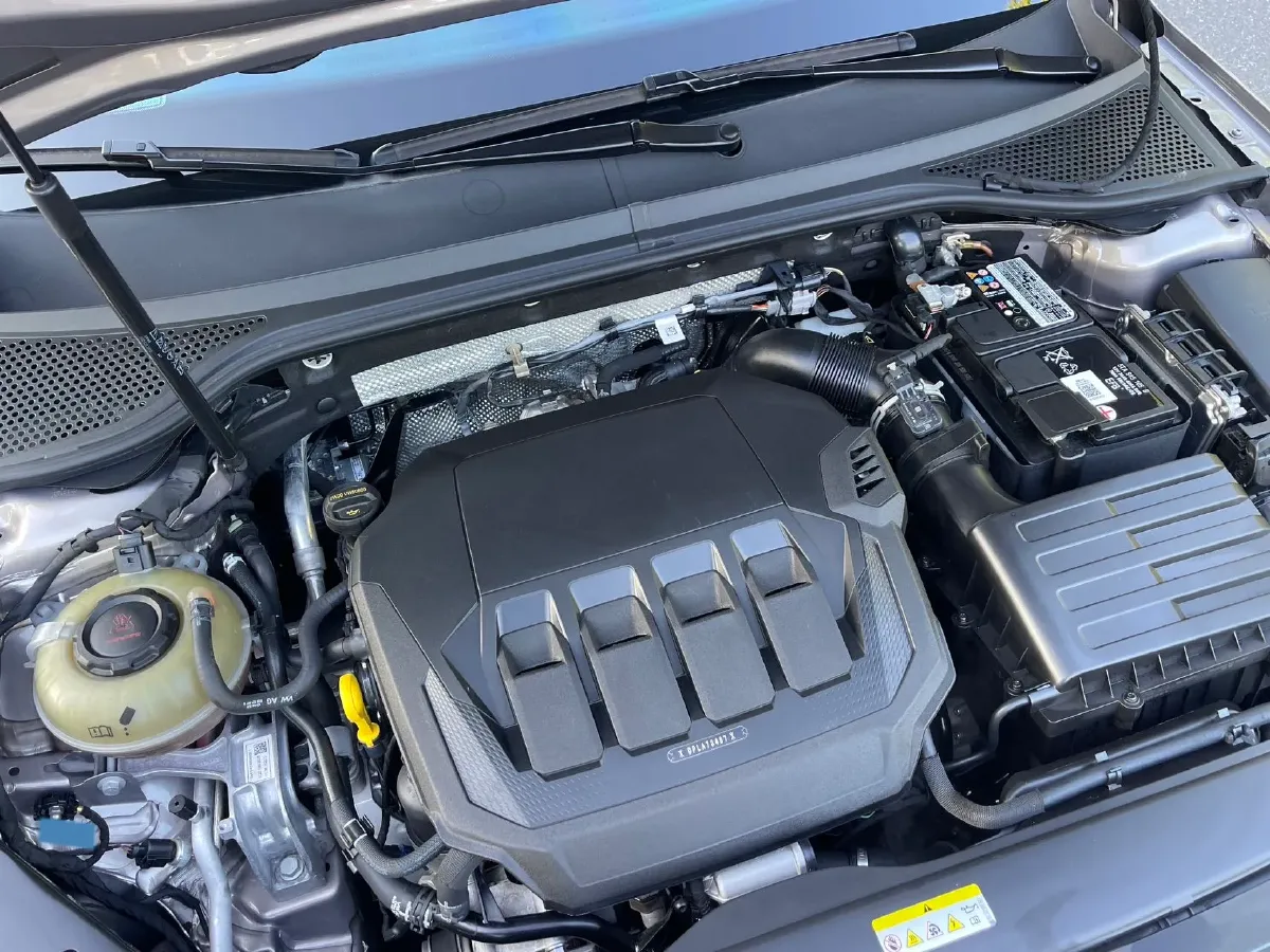 2021 Volkswagen Magotan 2.0T 186HP L4 7DCT,autocango,china used car exporter,china ev exporter,chinese used car exporter,chinese used ev exporter