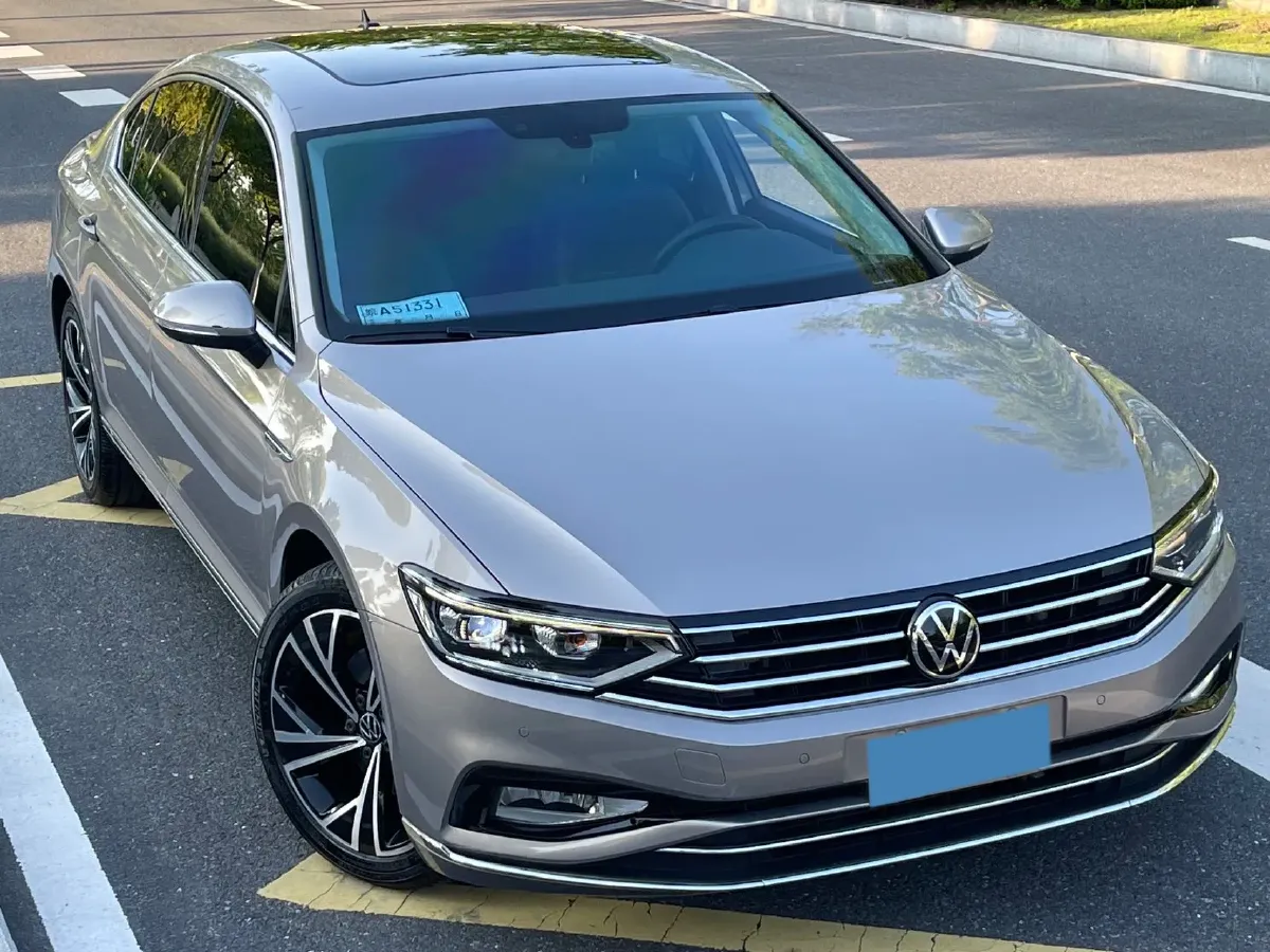 2021 Volkswagen Magotan 2.0T 186HP L4 7DCT,autocango,china used car exporter,china ev exporter,chinese used car exporter,chinese used ev exporter
