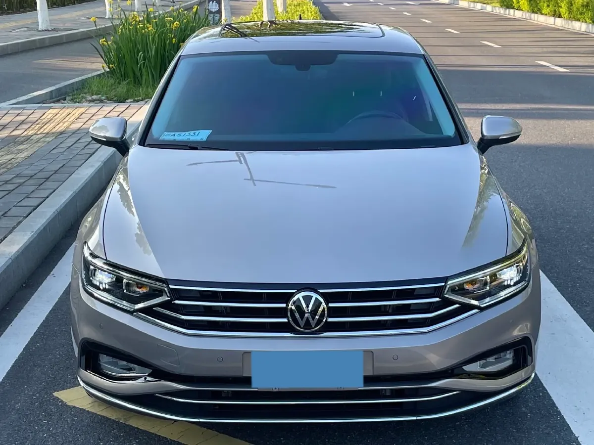 2021 Volkswagen Magotan 2.0T 186HP L4 7DCT,autocango,china used car exporter,china ev exporter,chinese used car exporter,chinese used ev exporter