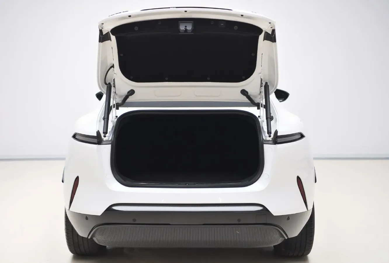 2025 Avatr 11 1.5T 156HP L4 REEV,autocango,china used car exporter,china ev exporter,chinese used car exporter,chinese used ev exporter