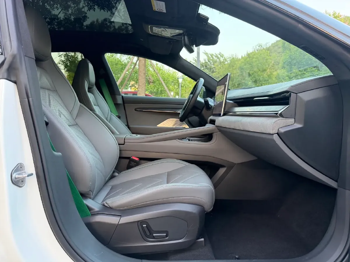 2022 Zeekr 001 BEV 100KWH,autocango,china used car exporter,china ev exporter,chinese used car exporter,chinese used ev exporter