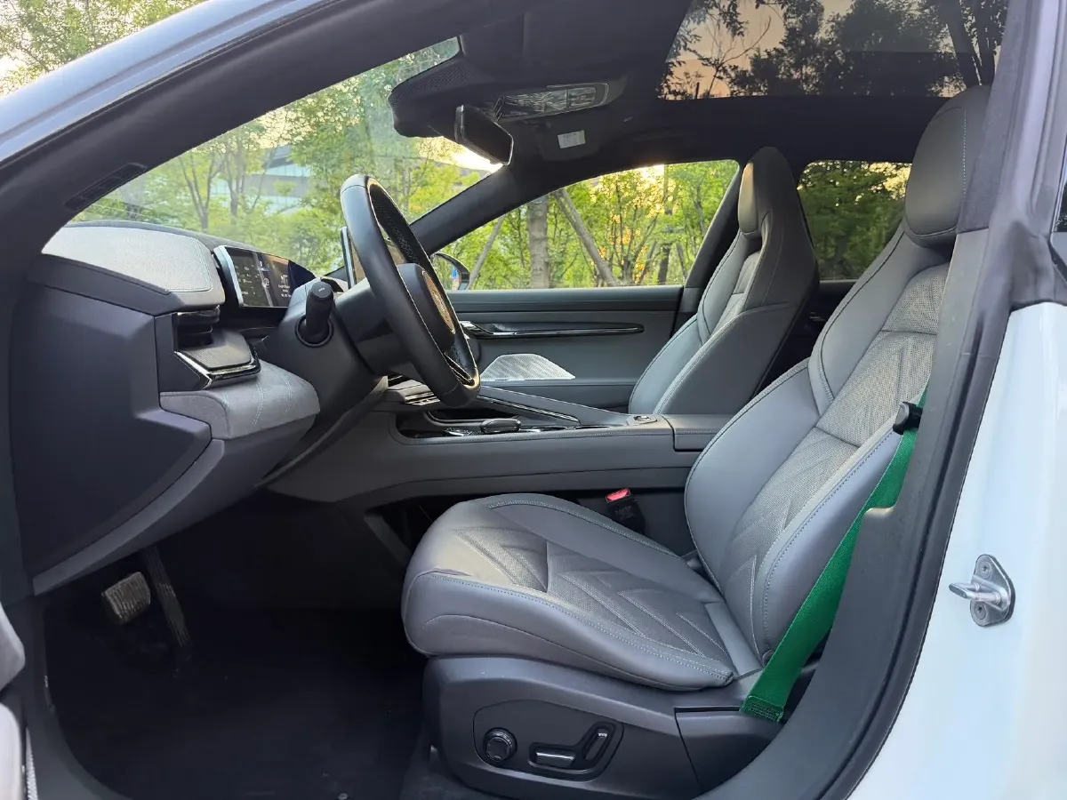 2022 Zeekr 001 BEV 100KWH,autocango,china used car exporter,china ev exporter,chinese used car exporter,chinese used ev exporter