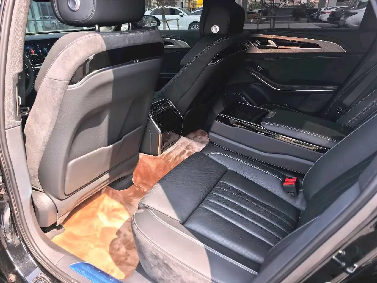 2023 HongQi H9 2.0T 252HP L4 7DCT,autocango,china used car exporter,china ev exporter,chinese used car exporter,chinese used ev exporter