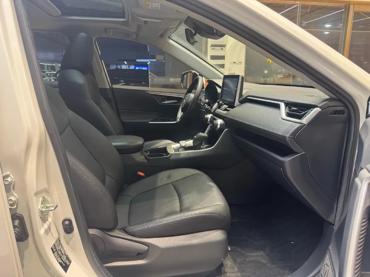 2021 Toyota RAV4 2.5L 178HP L4 E-CVT Hybrid,autocango,china used car exporter,china ev exporter,chinese used car exporter,chinese used ev exporter