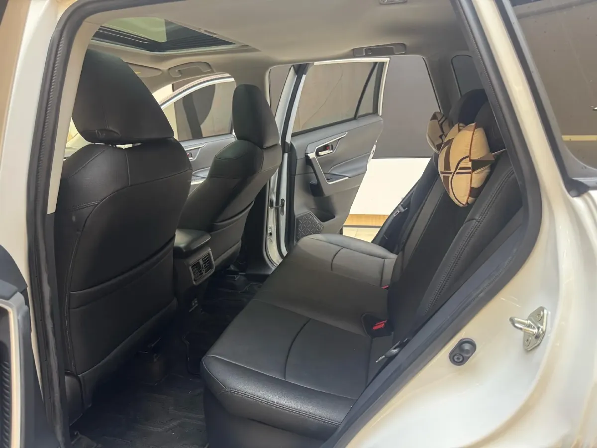 2021 Toyota RAV4 2.5L 178HP L4 E-CVT Hybrid,autocango,china used car exporter,china ev exporter,chinese used car exporter,chinese used ev exporter