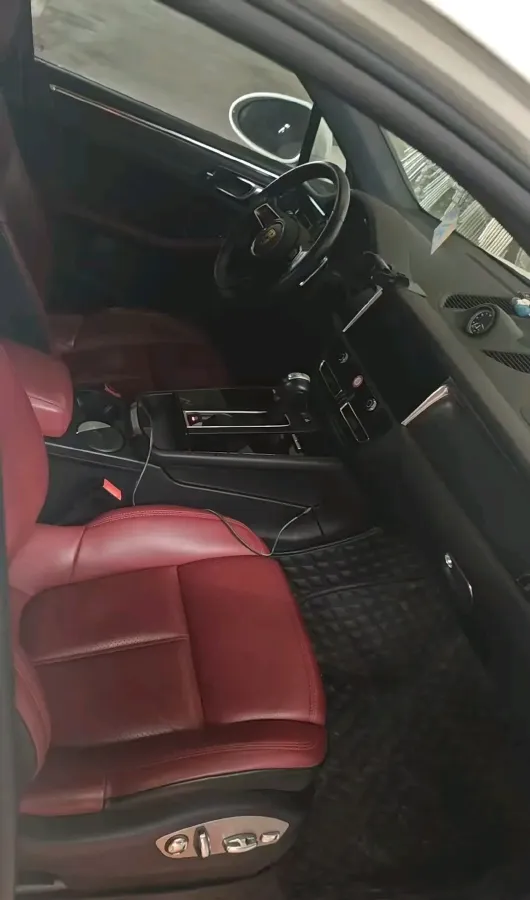 2023 Porsche Macan 2.0T 265HP L4 7DCT,autocango,china used car exporter,china ev exporter,chinese used car exporter,chinese used ev exporter