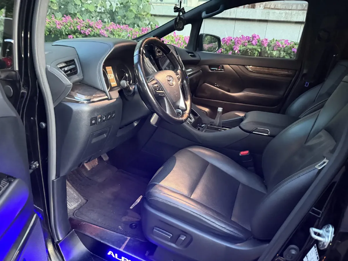 2020 Toyota Alphard 2.5L 117HP L4 E-CVT Hybrid,autocango,china used car exporter,china ev exporter,chinese used car exporter,chinese used ev exporter