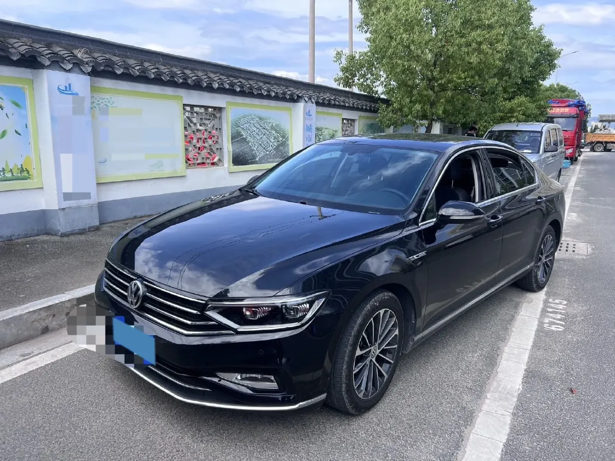 2020 Volkswagen Magotan 2.0T 186HP L4 7DCT,autocango,china used car exporter,china ev exporter,chinese used car exporter,chinese used ev exporter
