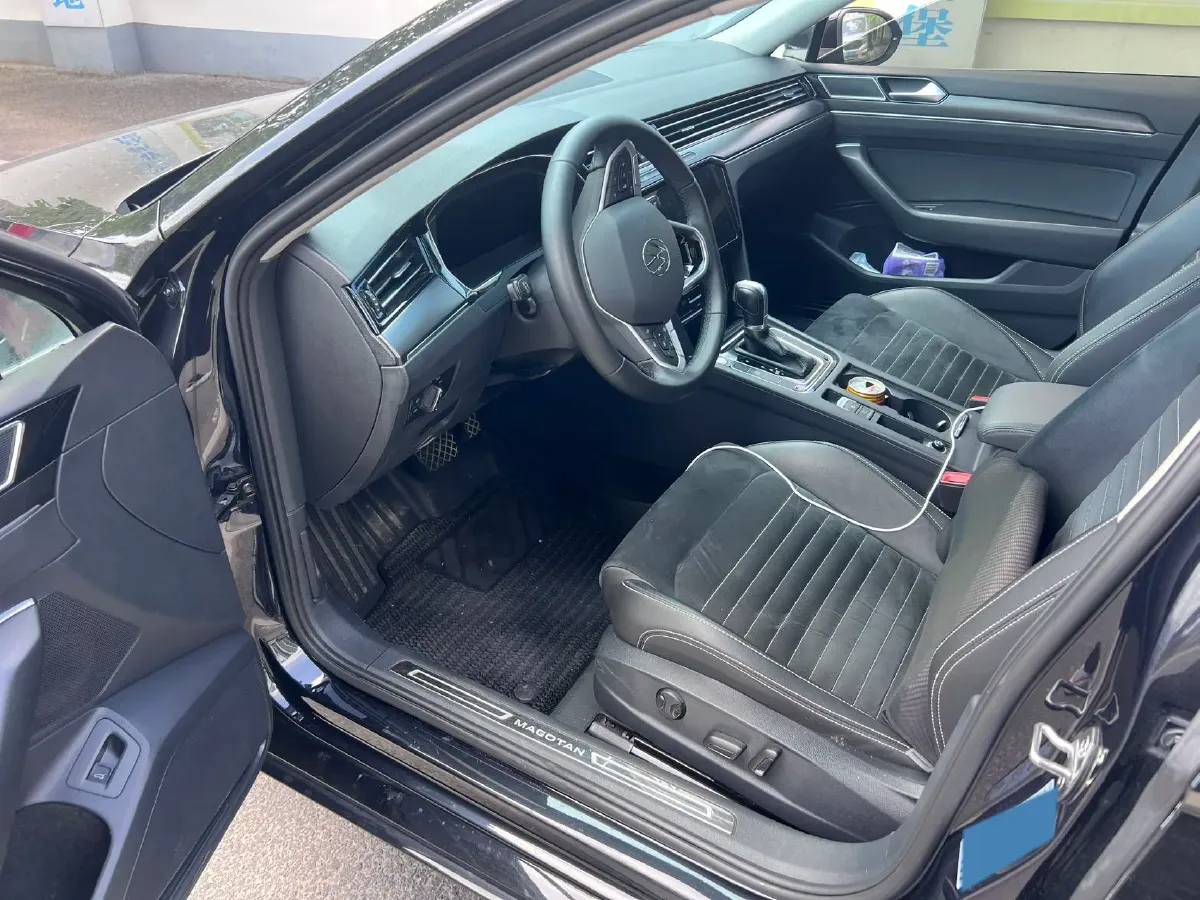 2020 Volkswagen Magotan 2.0T 186HP L4 7DCT,autocango,china used car exporter,china ev exporter,chinese used car exporter,chinese used ev exporter