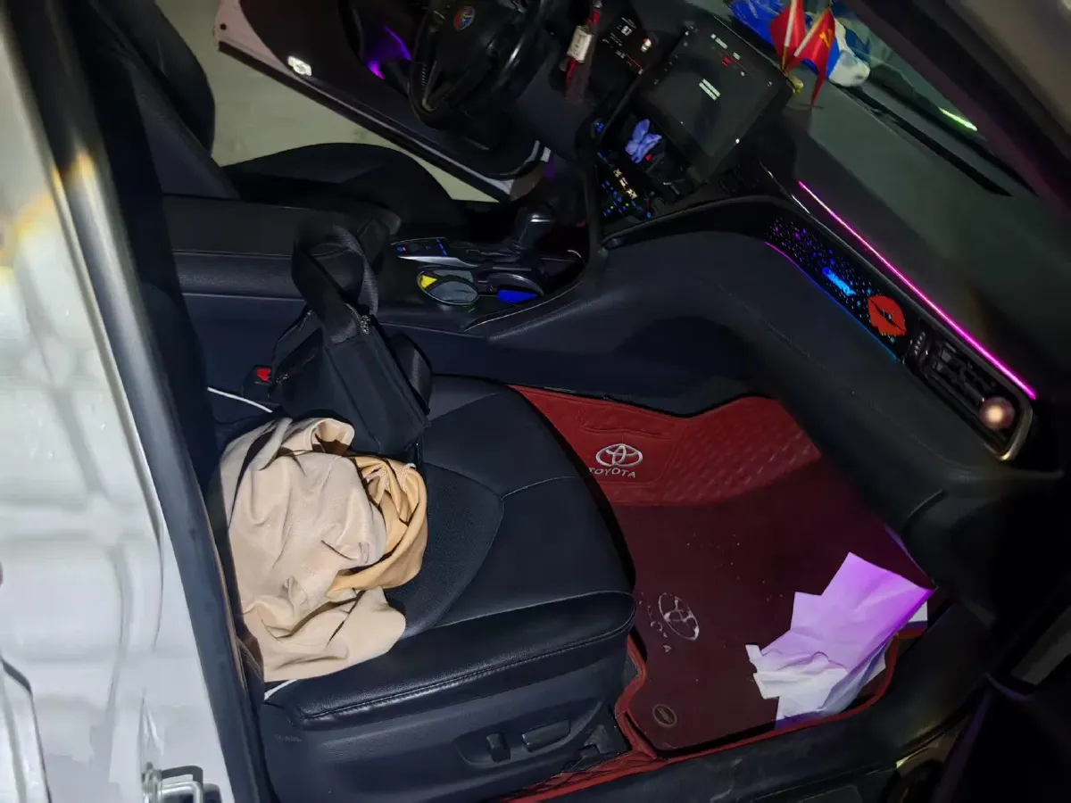 2021 Toyota Camry 2.5L 209HP L4 8AT,autocango,china used car exporter,china ev exporter,chinese used car exporter,chinese used ev exporter