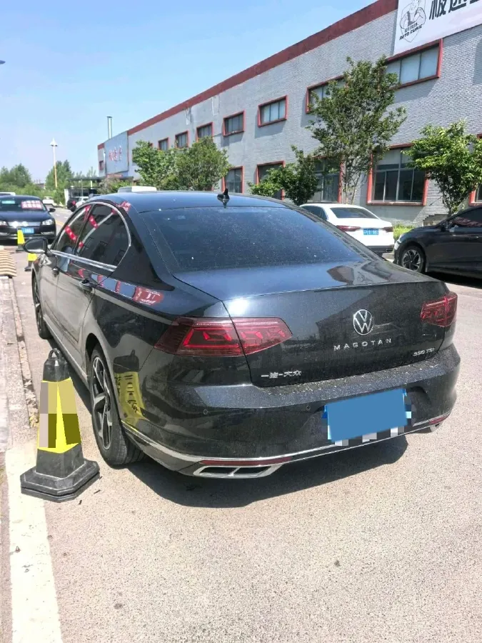 2023 Volkswagen Magotan 2.0T 186HP L4 7DCT,autocango,china used car exporter,china ev exporter,chinese used car exporter,chinese used ev exporter