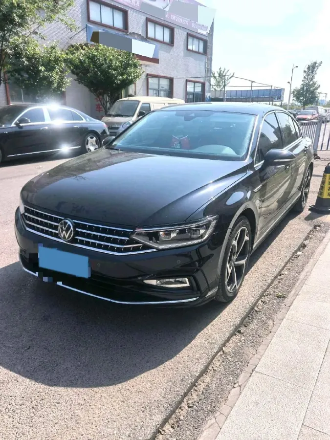 2023 Volkswagen Magotan 2.0T 186HP L4 7DCT,autocango,china used car exporter,china ev exporter,chinese used car exporter,chinese used ev exporter