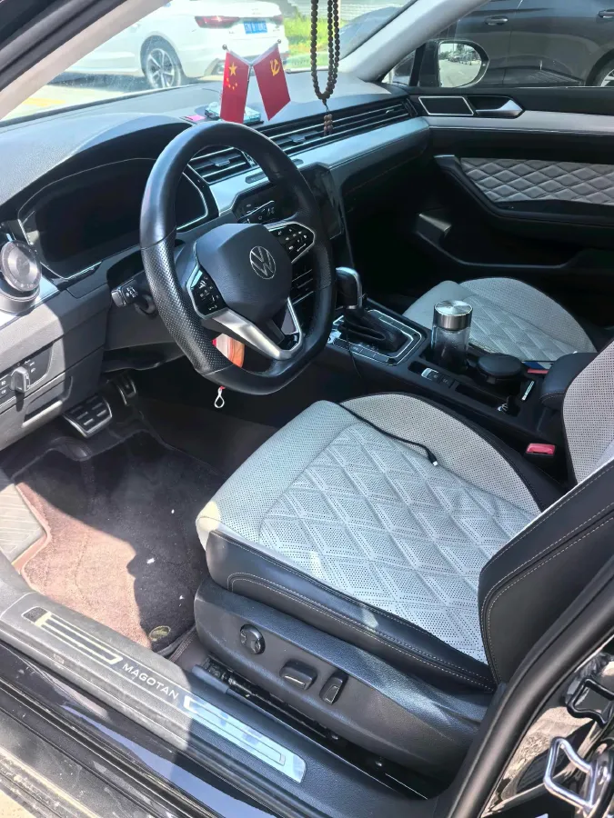2023 Volkswagen Magotan 2.0T 186HP L4 7DCT,autocango,china used car exporter,china ev exporter,chinese used car exporter,chinese used ev exporter