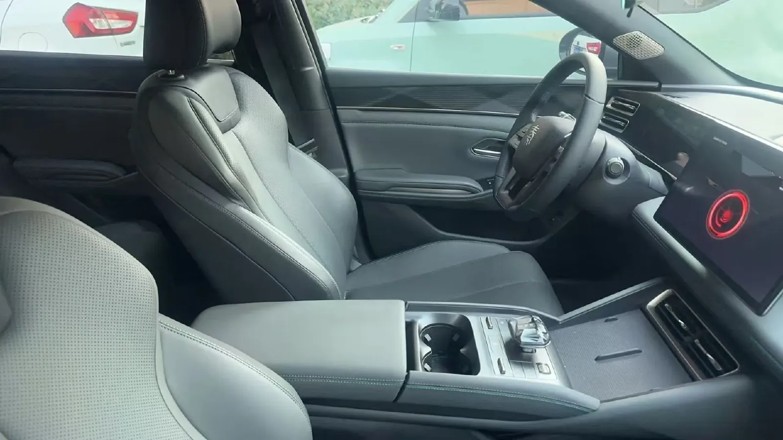 2011 BYD F3R 1.6L 100HP L4 4AT,autocango,china used car exporter,china ev exporter,chinese used car exporter,chinese used ev exporter