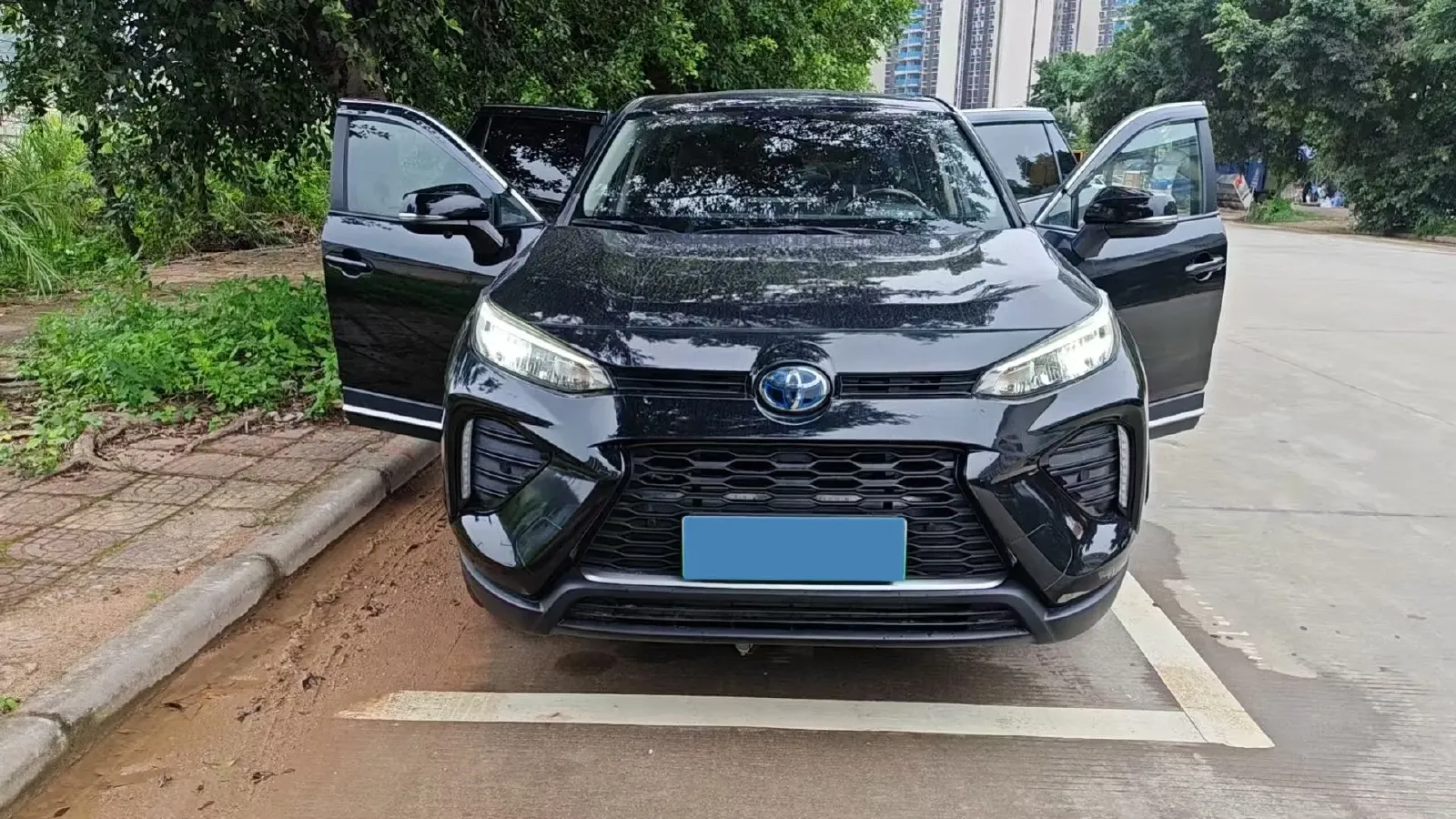 2021 Toyota Wildlander 2.5L 180HP L4 E-CVT PHEV 15.984KWH,autocango,china used car exporter,china ev exporter,chinese used car exporter,chinese used ev exporter