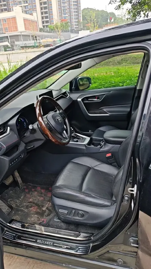 2021 Toyota Wildlander 2.5L 180HP L4 E-CVT PHEV 15.984KWH,autocango,china used car exporter,china ev exporter,chinese used car exporter,chinese used ev exporter