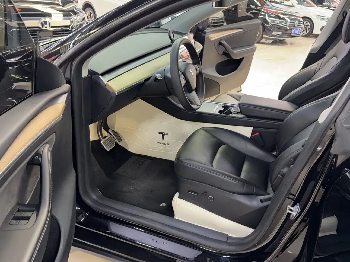 2022 Tesla Model Y BEV 60KWH,autocango,china used car exporter,china ev exporter,chinese used car exporter,chinese used ev exporter