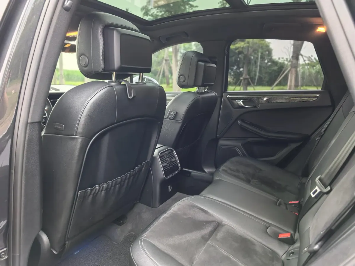 2018 Porsche Macan 2.0T 252HP L4 7DCT,autocango,china used car exporter,china ev exporter,chinese used car exporter,chinese used ev exporter