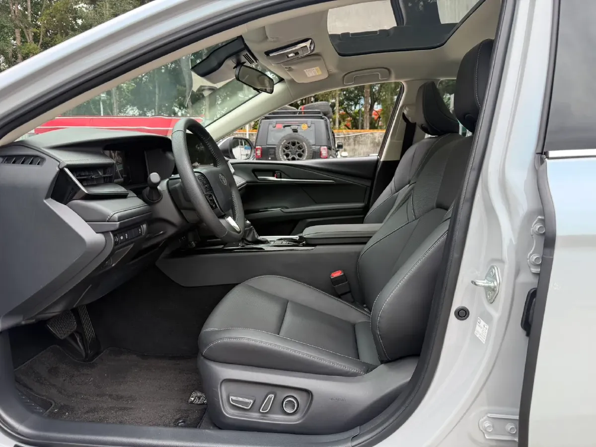 2024 Toyota Camry 2.0L 173HP L4 CVT,autocango,china used car exporter,china ev exporter,chinese used car exporter,chinese used ev exporter