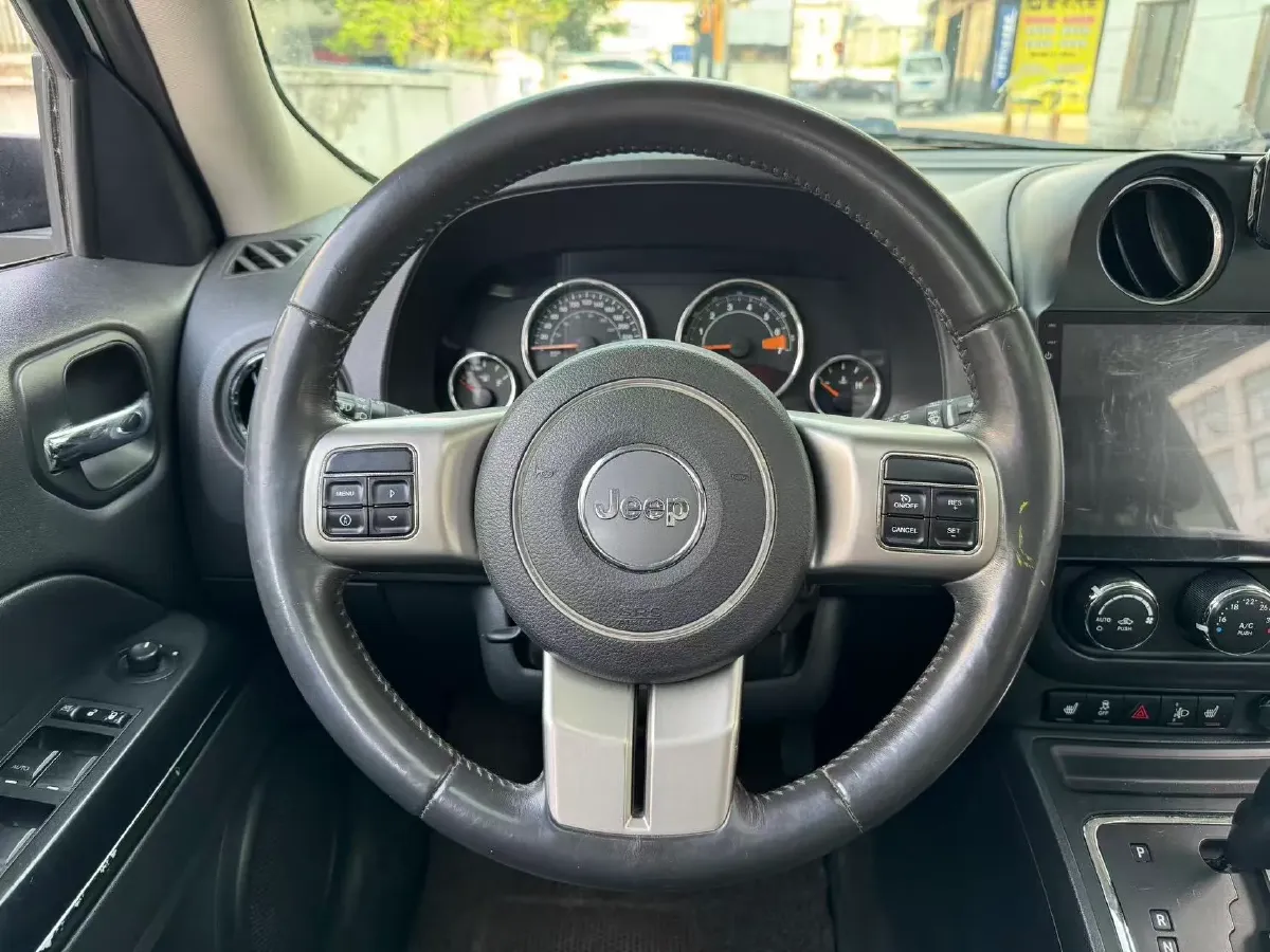 2014 Jeep Patriot 2.4L 170HP L4 6AT,autocango,china used car exporter,china ev exporter,chinese used car exporter,chinese used ev exporter