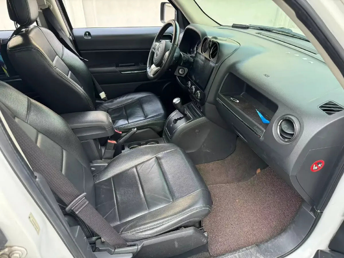 2014 Jeep Patriot 2.4L 170HP L4 6AT,autocango,china used car exporter,china ev exporter,chinese used car exporter,chinese used ev exporter