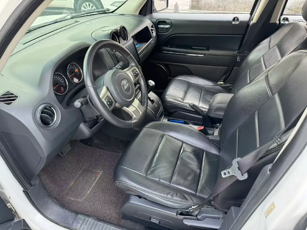 2014 Jeep Patriot 2.4L 170HP L4 6AT,autocango,china used car exporter,china ev exporter,chinese used car exporter,chinese used ev exporter