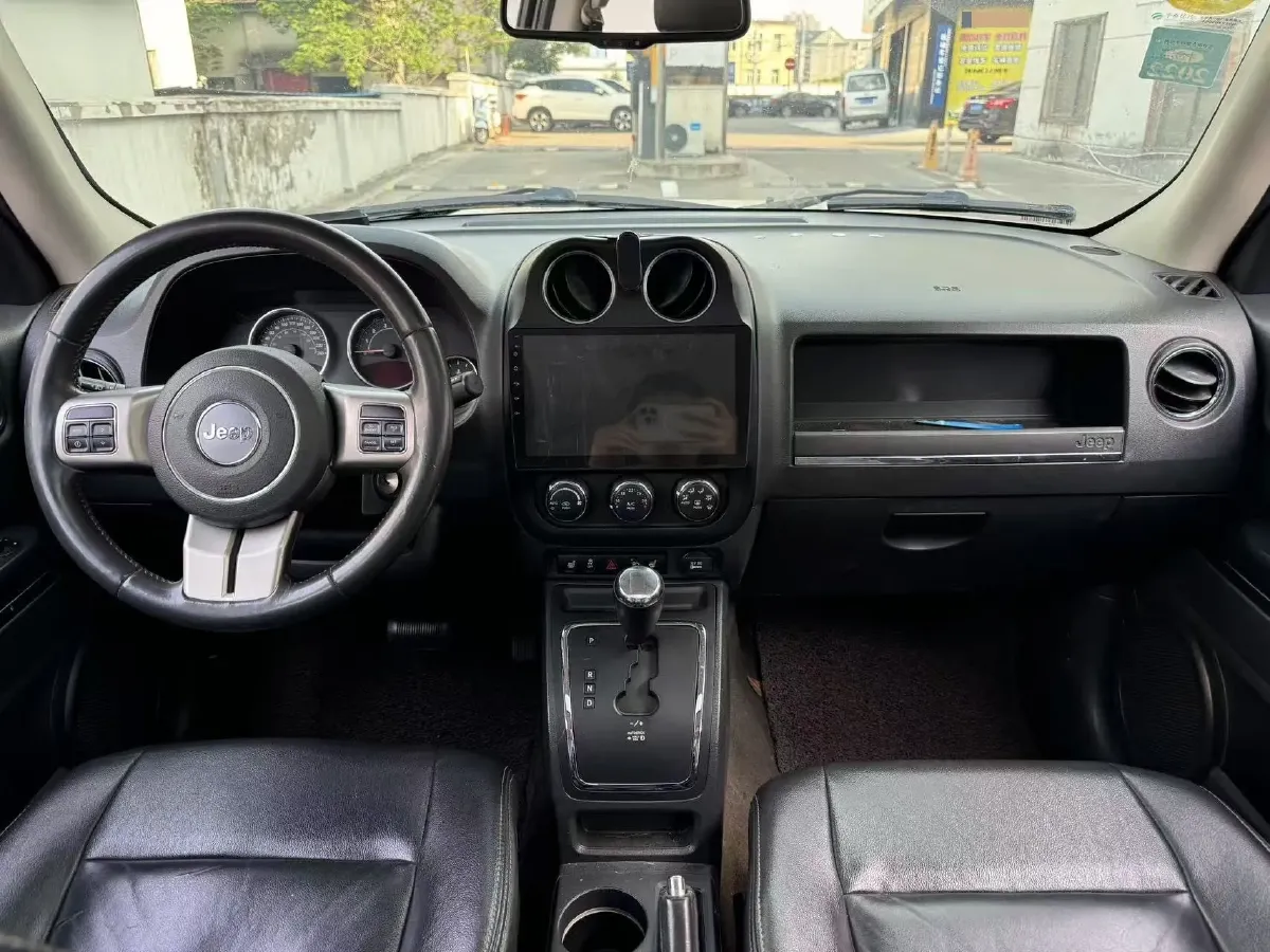 2014 Jeep Patriot 2.4L 170HP L4 6AT,autocango,china used car exporter,china ev exporter,chinese used car exporter,chinese used ev exporter